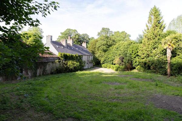 MARTINVAST et SIDEVILLE (50690)- HABITATION, DEPENDANCES, CENTRE EQUESTRE ET TERRES AGRICOLES