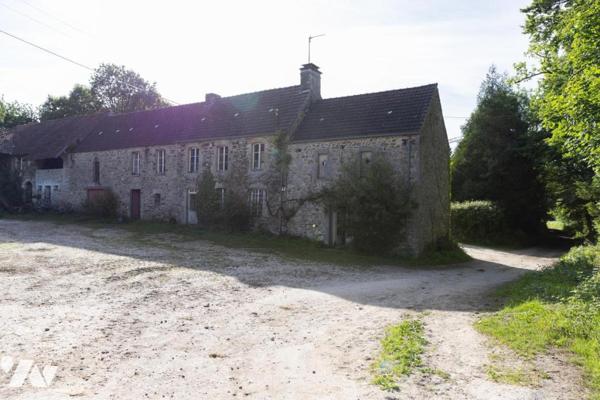 MARTINVAST et SIDEVILLE (50690)- HABITATION, DEPENDANCES, CENTRE EQUESTRE ET TERRES AGRICOLES