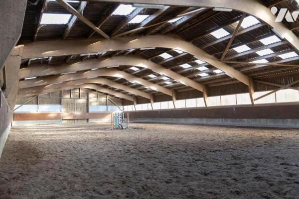 MARTINVAST et SIDEVILLE (50690)- HABITATION, DEPENDANCES, CENTRE EQUESTRE ET TERRES AGRICOLES