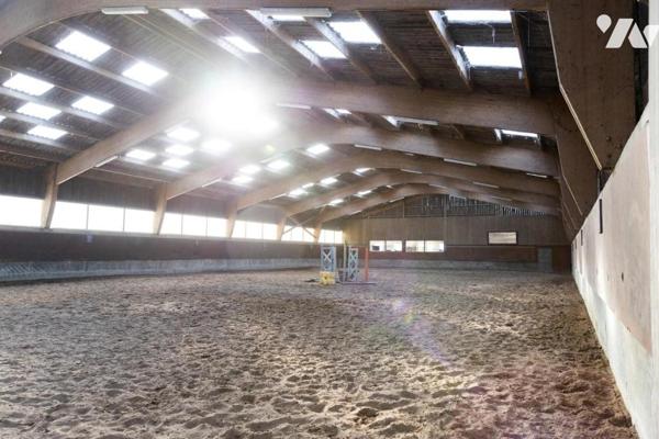 MARTINVAST et SIDEVILLE (50690)- HABITATION, DEPENDANCES, CENTRE EQUESTRE ET TERRES AGRICOLES