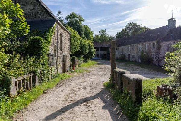 MARTINVAST et SIDEVILLE (50690)- HABITATION, DEPENDANCES, CENTRE EQUESTRE ET TERRES AGRICOLES
