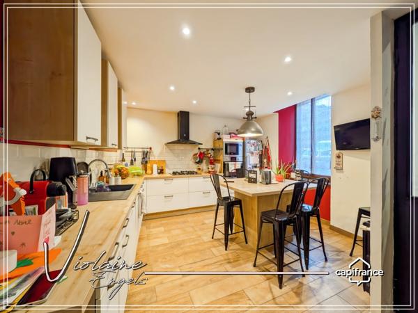 Azille – Maison bourgeoise rénovée de 259 m² avec jardin et garage – cachet, volumes et performance énergétique