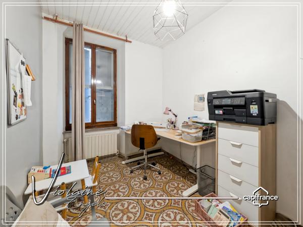 Azille – Maison bourgeoise rénovée de 259 m² avec jardin et garage – cachet, volumes et performance énergétique