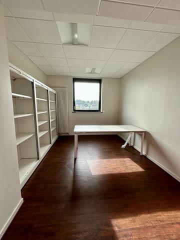 BUREAUX à LOUER de 325.32 m²