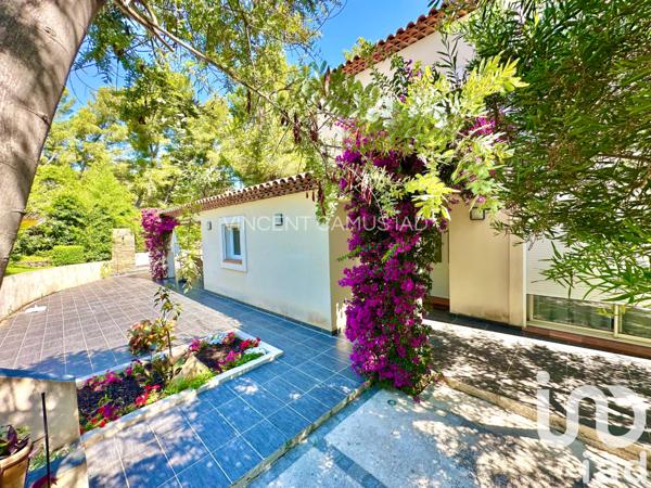 Maison à vendre 5 pièces 188 m² Saint-Cyr-sur-Mer