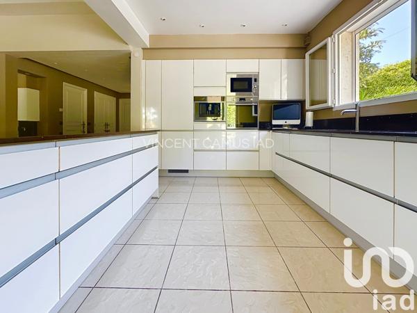 Maison à vendre 5 pièces 188 m² Saint-Cyr-sur-Mer