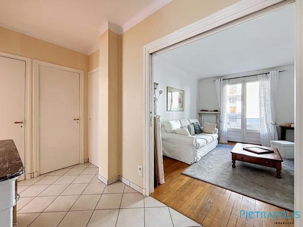 Appartement de type T2 en centre ville, avec balcon, à proximité des commerces et transports