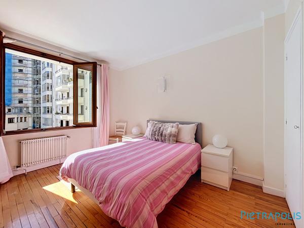 Appartement de type T2 en centre ville, avec balcon, à proximité des commerces et transports