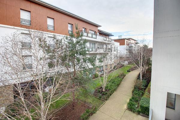 APPARTEMENT RUEIL-MALMAISON MONT-VALERIEN 3 PIECES 2 CHAMBRES AVEC TERRASSE ET DOUBLE PARKING EN SOUS-SOL