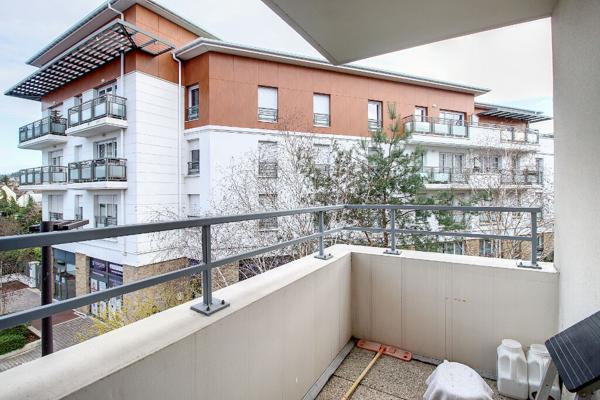 APPARTEMENT RUEIL-MALMAISON MONT-VALERIEN 3 PIECES 2 CHAMBRES AVEC TERRASSE ET DOUBLE PARKING EN SOUS-SOL