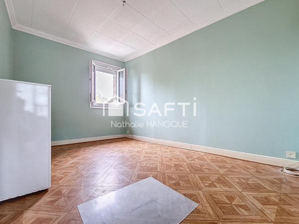 Maison familliale en centre  village