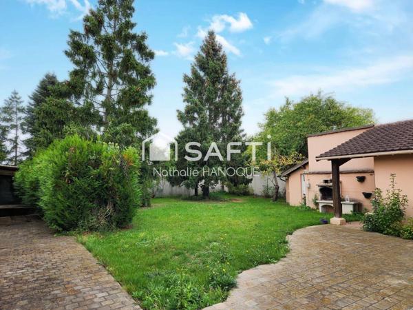 Maison familliale en centre  village