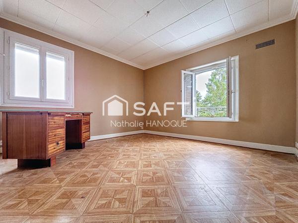 Maison familliale en centre  village