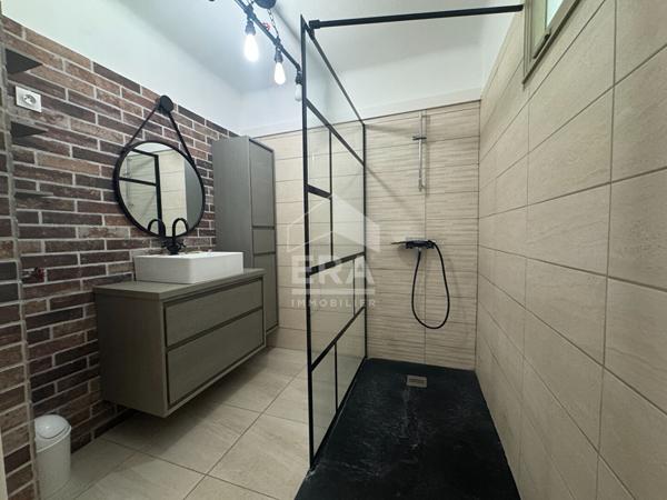 Appartement T3 à louer à Elne  80 m²  Terrasse et 2 parkings