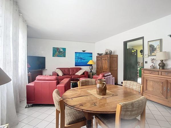 Indre et Loire -La Membrolle Sur Choisille -Maison de bourg 5 pieces et dépendance avec garage.