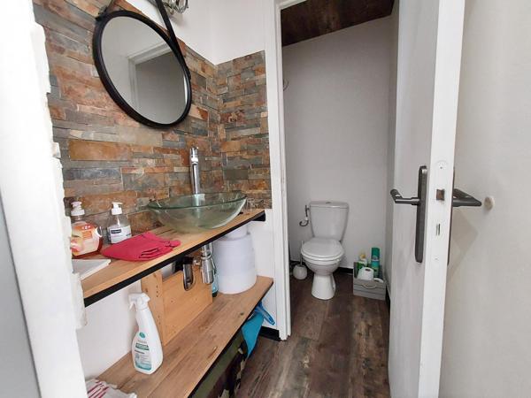 Quartier Saint Roch, bureau avec vitrine