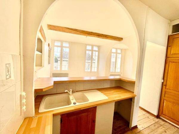 Dpt Pyrénées Orientales (66), à vendre PRADES appartement 3 pièces de 54 m² avec grenier de 11 m²