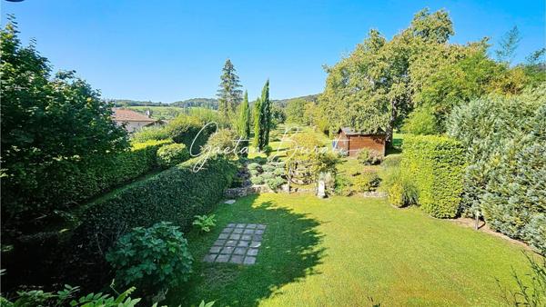 Maison de village 9 pièces 223 m²