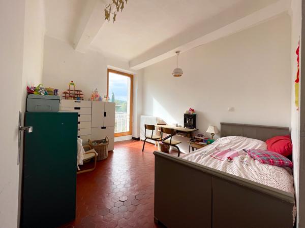 Rians (83560) Maison 6 pièces de 140 m² avec jardin