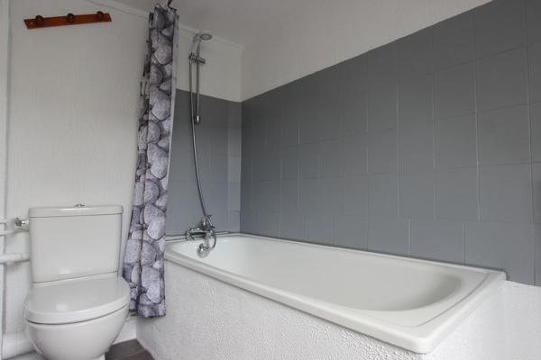 UN STUDIO MEUBLÉ EN HYPER-CENTRE DE QUIMPER. -