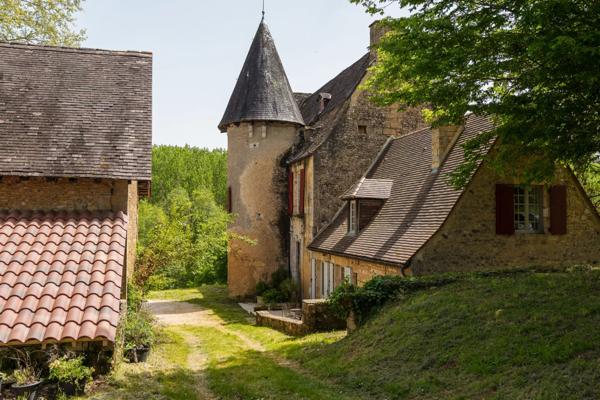 Joyau Architectural du XVIe Siècle avec Classement Patrimonial – Périgord Noir