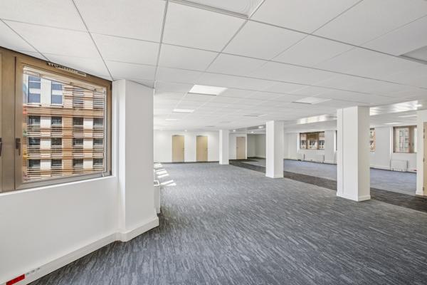 Nanterre - Bureaux rénovés, modernes et fonctionnels - Au pied du RER A Nanterre-Préfecture