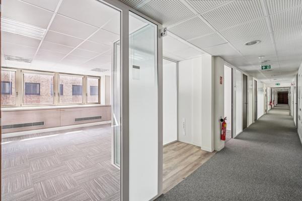 Nanterre - Bureaux rénovés, modernes et fonctionnels - Au pied du RER A Nanterre-Préfecture
