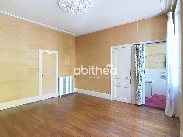 MAISON DE VILLE ANGOULEME 179 M2 3 chambres
