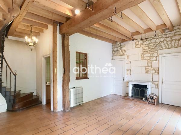 MAISON DE VILLE ANGOULEME 179 M2 3 chambres