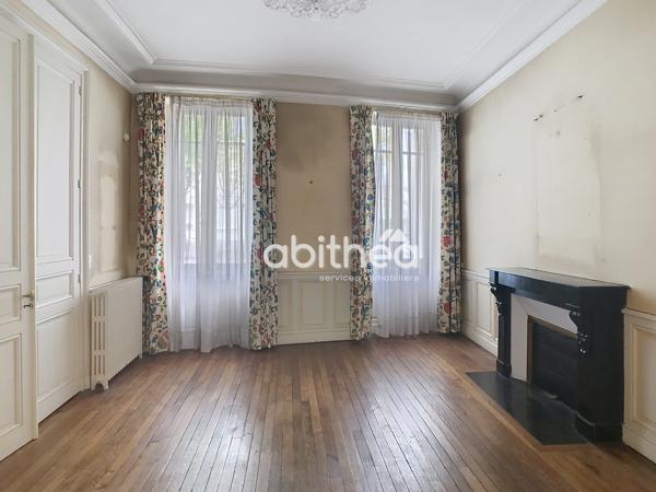 MAISON DE VILLE ANGOULEME 179 M2 3 chambres