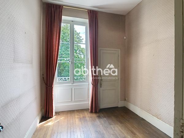 MAISON DE VILLE ANGOULEME 179 M2 3 chambres