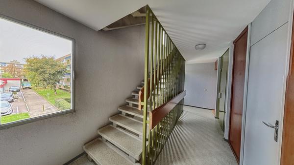 Bron (69500) T4 AVEC BALCON, CAVE ET PARKING