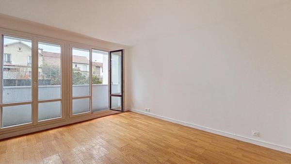 3 PIECES + BALCON + CAVE + PARKING