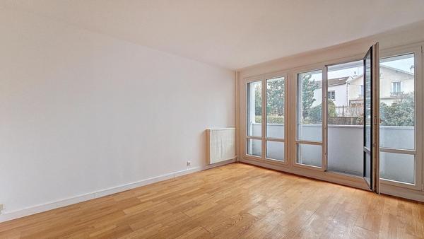 3 PIECES + BALCON + CAVE + PARKING