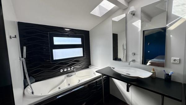 Maison à vendre 7 pièces MARTIGNAS SUR JALLE (33)