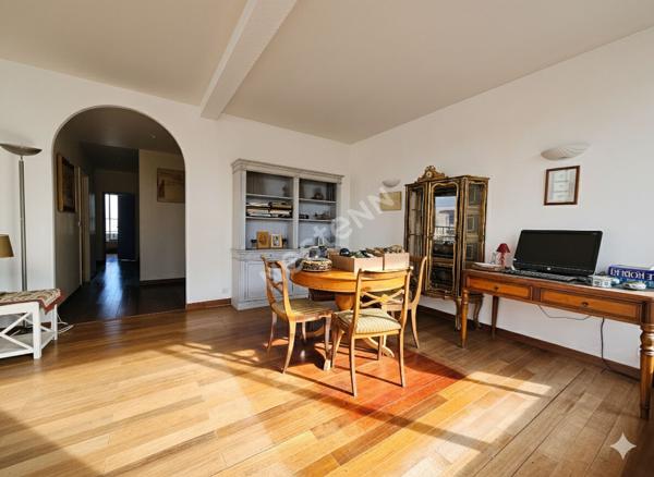 Puteaux : Dernier étage Terrasse, Appartement 3 /4 Pièces de 94 m² avec cave et Parking