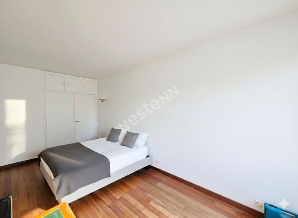 Puteaux : Dernier étage Terrasse, Appartement 3 /4 Pièces de 94 m² avec cave et Parking