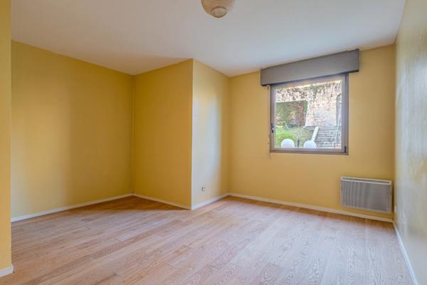 Appartement à vendre 4 pièces SAINTE-FOY-LES-LYON (69) 39 m2 terrasse vue panoramique