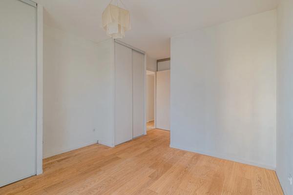 Appartement à vendre 4 pièces SAINTE-FOY-LES-LYON (69) 39 m2 terrasse vue panoramique