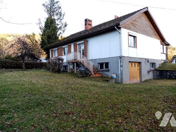 pavillon individuel sur terrain de  1391 m² élevé sur sous-sol , surface habitable environ 105 m²