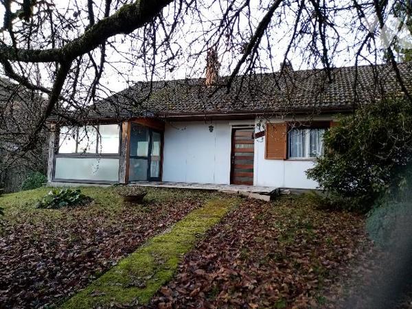 pavillon individuel sur terrain de  1391 m² élevé sur sous-sol , surface habitable environ 105 m²