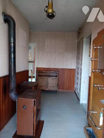 pavillon individuel sur terrain de  1391 m² élevé sur sous-sol , surface habitable environ 105 m²