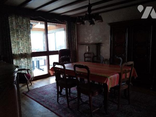 pavillon individuel sur terrain de  1391 m² élevé sur sous-sol , surface habitable environ 105 m²