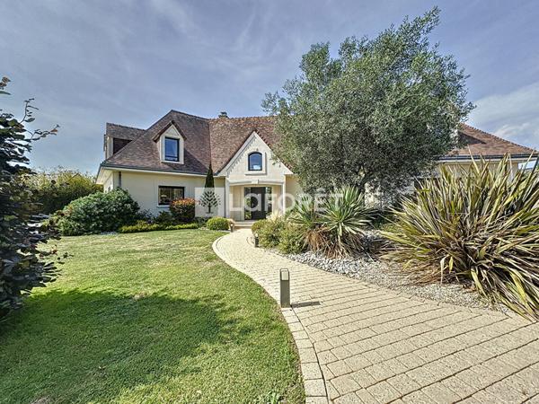 Achat maison près de HERMANVILLE SUR MER - 15 pièce(s) - 453 m² - 1 299 900 €