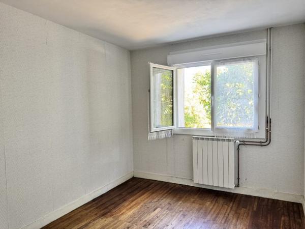 Propriété charentaise avec Maison de 125 m² et Grange de 346 m²