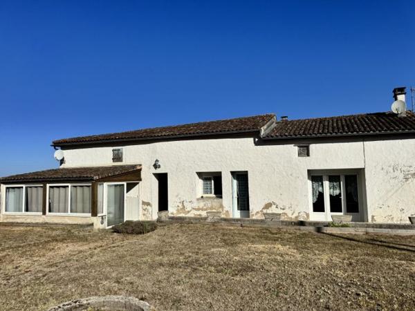 Propriété charentaise avec Maison de 125 m² et Grange de 346 m²