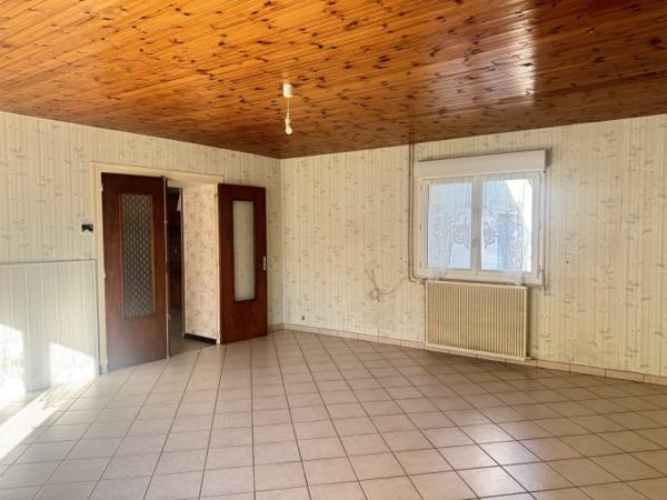 Propriété charentaise avec Maison de 125 m² et Grange de 346 m²