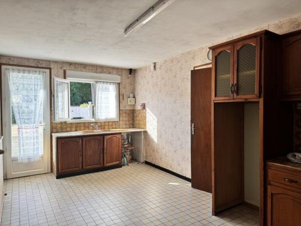 Propriété charentaise avec Maison de 125 m² et Grange de 346 m²