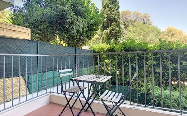 Appartement à vendre    1 pièce • 22 m2 Antibes