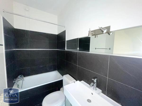 Appartement à louer 1 pièce 35m² Bourg-en-Bresse (01000)